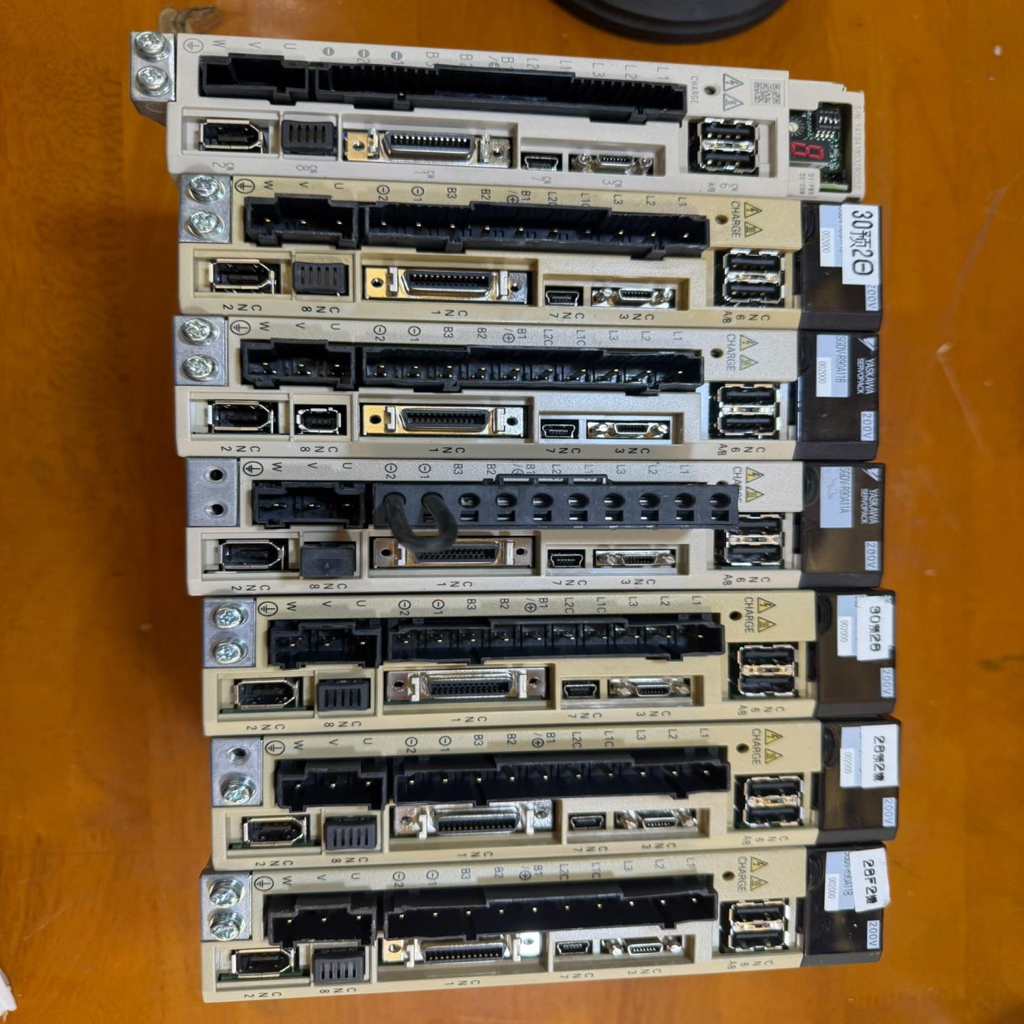 【议价】安川伺服驱动器SGDV-R90A11B 一共7台 一个缺盖子