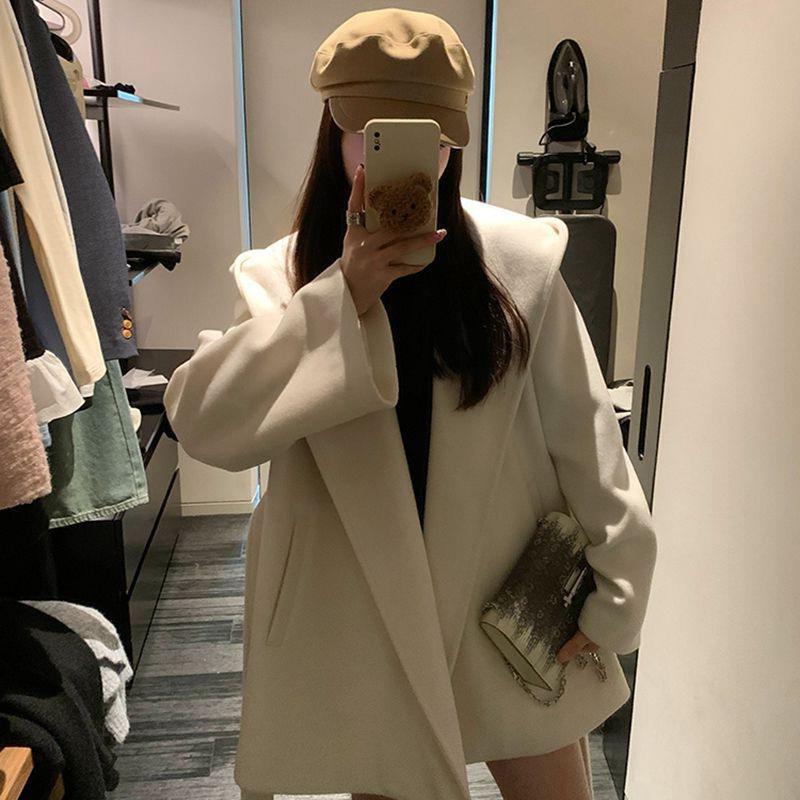 白色连帽斗篷呢子大衣女秋冬季中长款小个子高级感超好看毛呢外套
