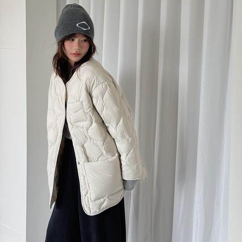 轻薄款90白鸭绒菱格羽绒服女2025冬季时尚圆领保暖中长款休闲外套