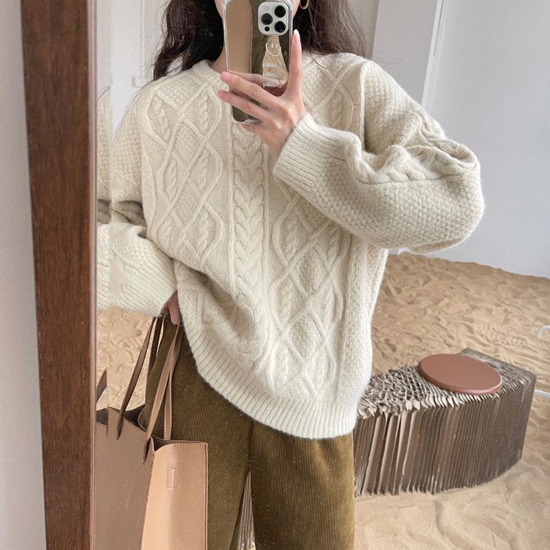 日系纯色麻花甜美温柔圆领套头毛衣女秋冬新款时尚减龄针织衫上衣