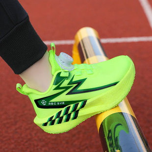 儿童运动鞋男童2026新款旋转纽扣网面透气中大童竞速跑步鞋荧光绿