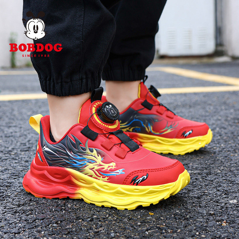 巴布豆2026龙年限定新款儿童运动鞋旋转纽扣红色男童跑步鞋秋冬款