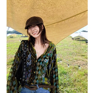 巨折！度假风~丝绒琉璃花纹工艺！玉石链条~朦胧清透防晒廓形衬衫