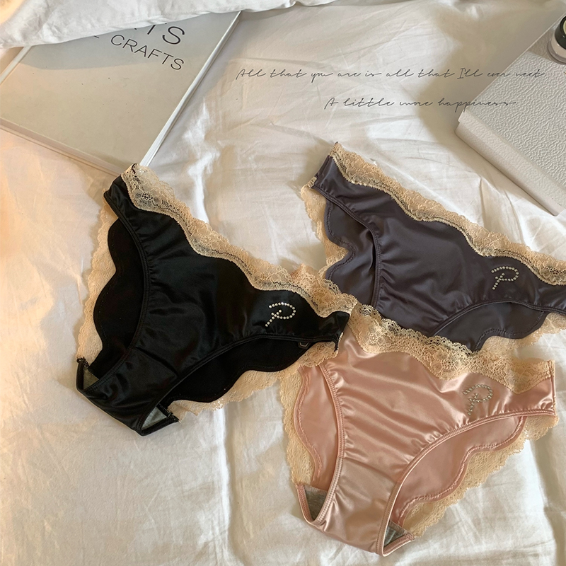 性感缎面蕾丝边半包臀内裤女