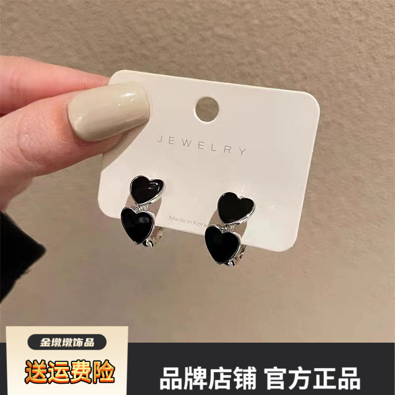 2023年新款甜酷风爱心耳环女ins