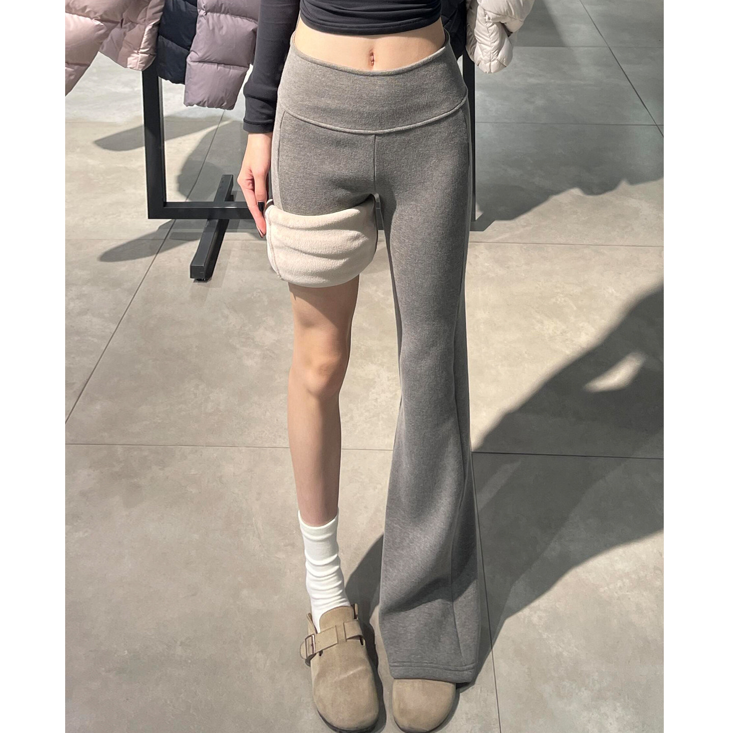 美式运动加绒微喇裤女秋冬新款高腰休闲马蹄裤子软糯瑜伽喇叭卫裤