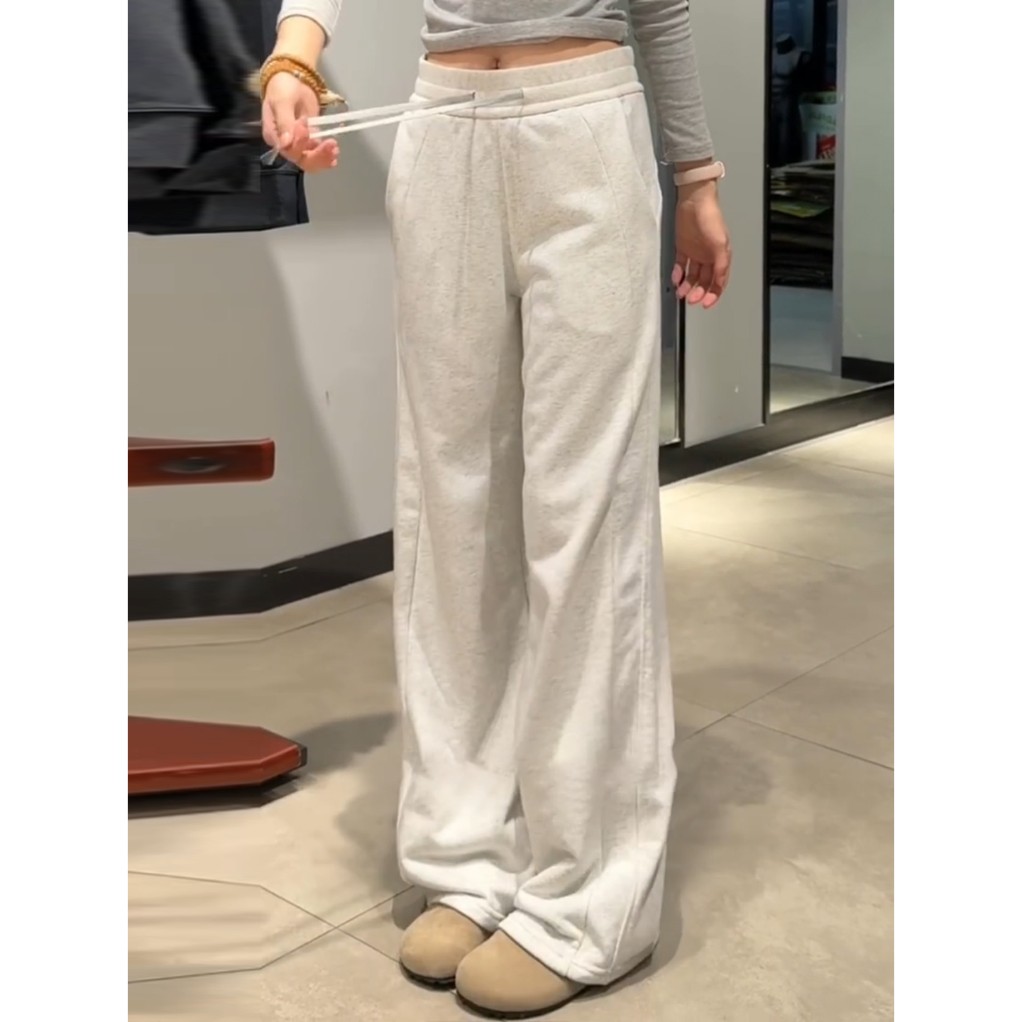 白灰色休闲运动裤女秋冬新款高腰慵懒加绒直筒裤显瘦窄版阔腿卫裤