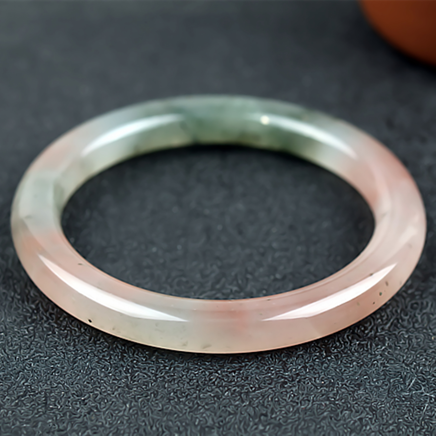 桂林鸡血玉手镯冰种三彩粉色贵妃料56圈口圆条正品广西玉石镯子女