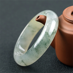 桂林鸡血玉手镯冰种飘花黄加绿贵妃料54圈口正品天然广西玉石镯子