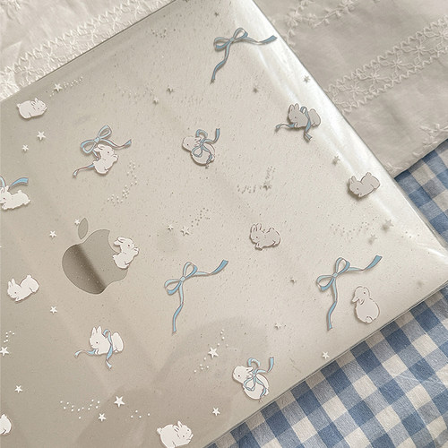 Kiki的白日梦/蓝色蝴蝶结星星兔子满天星亚克力MacBookproair保护壳保护套轻薄防磕碰pc材质M1M2新款防摔透气