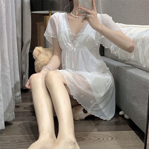 公主风蕾丝短袖带胸垫家居服睡裙