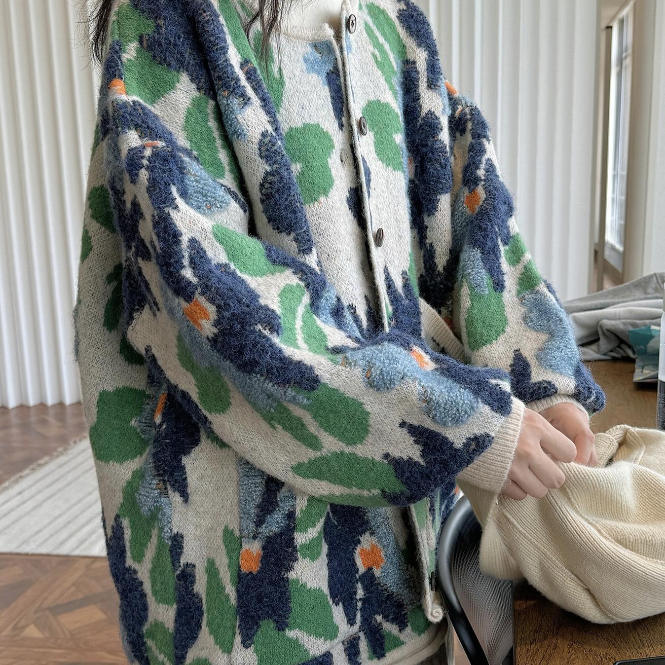 绿色碎花羊毛针织开衫