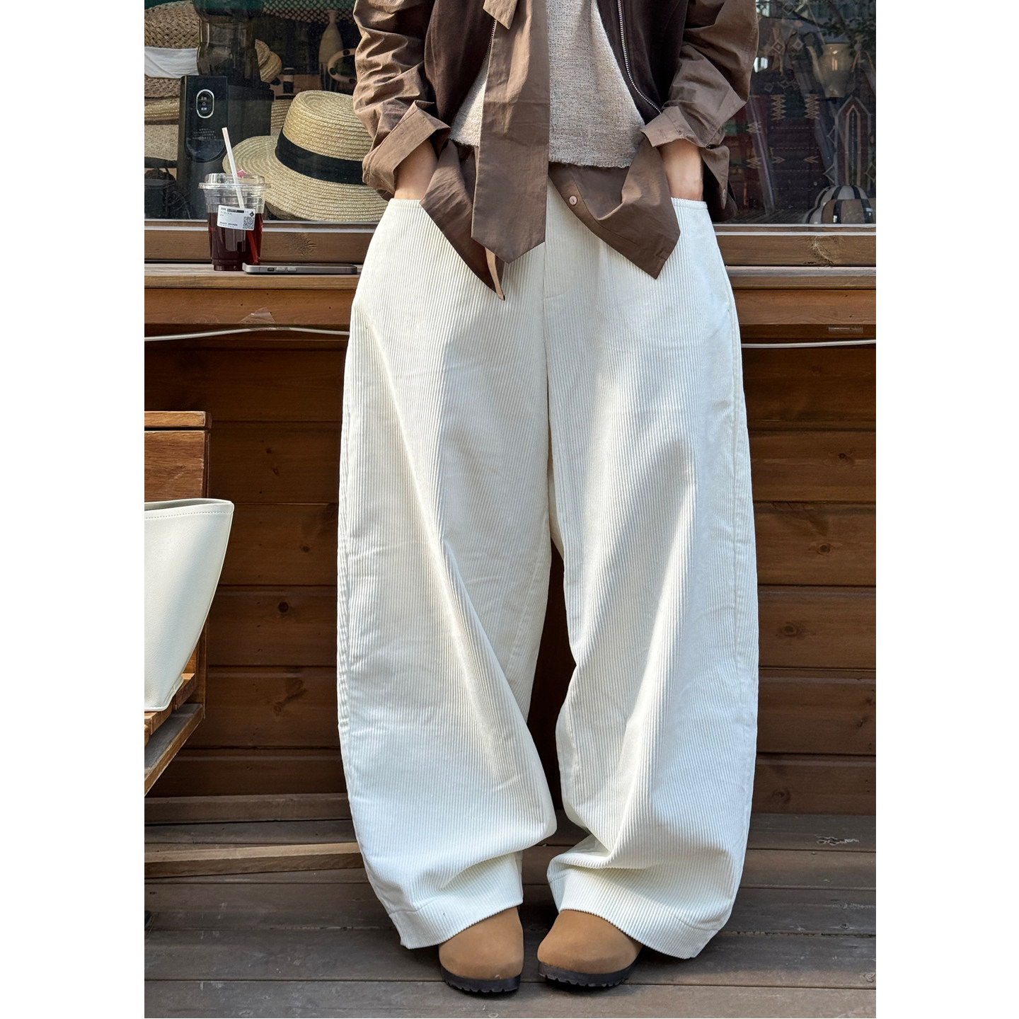 ManMans白色日系弯刀灯芯绒阔腿休闲裤秋季新款松紧腰宽松长裤女,女装/女士精品,休闲裤,淘宝优惠券,粉丝福利购,淘宝优惠卷