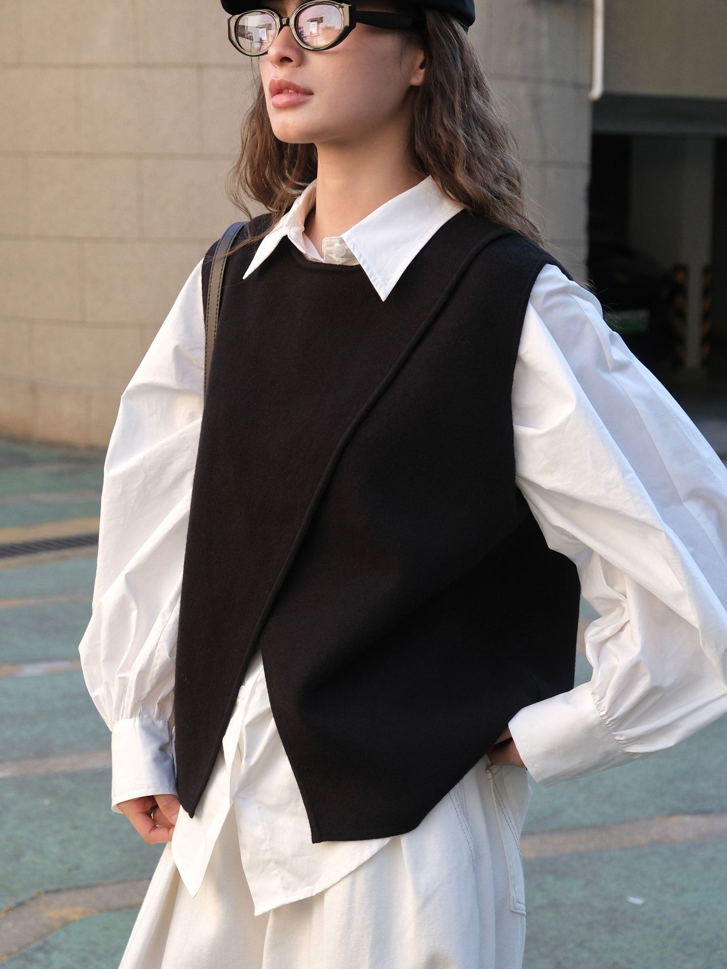 设计感不规则开叉马甲