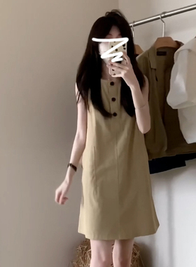 法式气质卡其色a字无袖连衣裙女2025新款裙子夏季直筒工装裙短裙