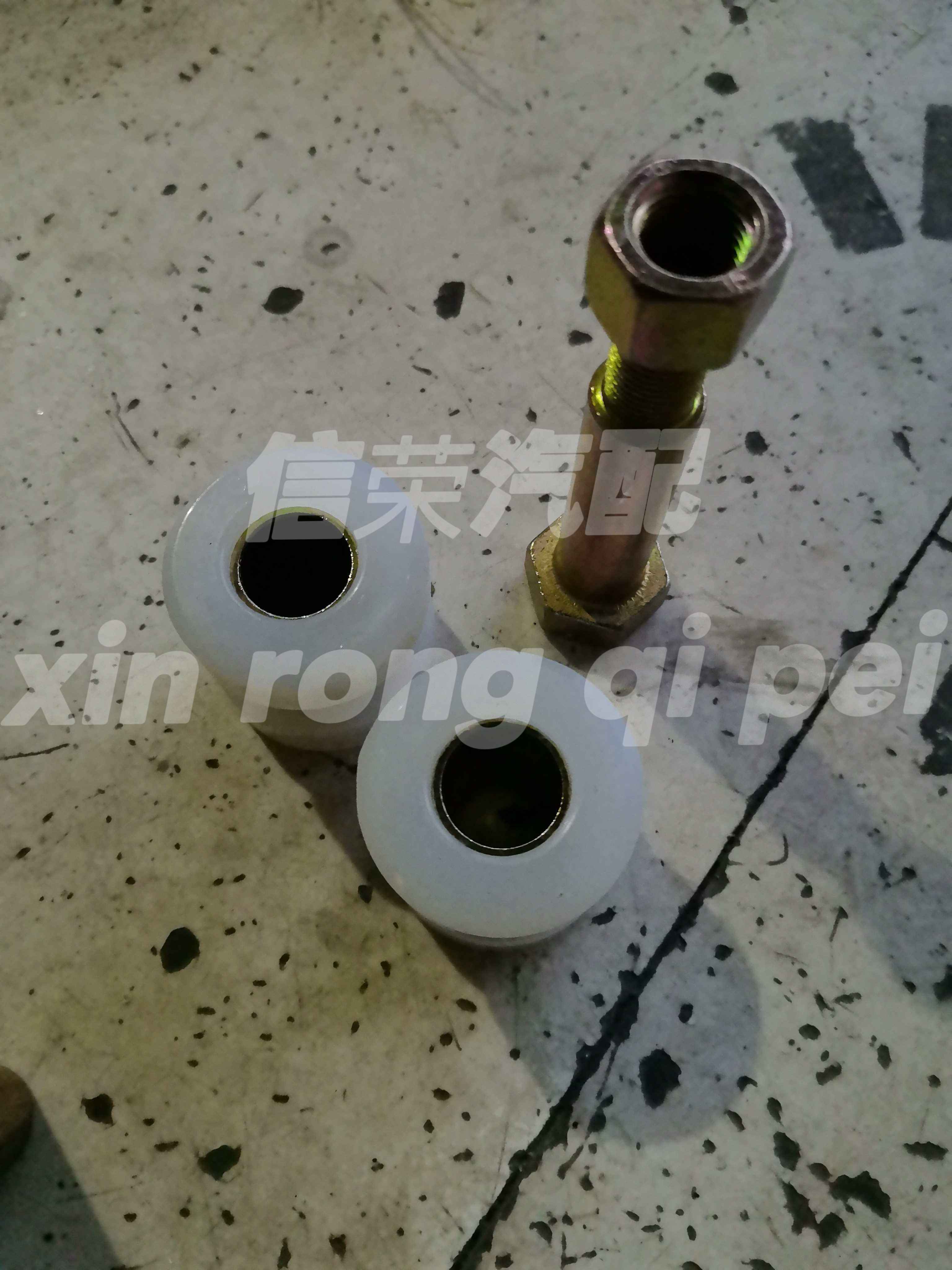 适配豪沃T7H t5g汕德卡C7H新斯太尔前后稳定杆胶套平衡杆吊架衬套