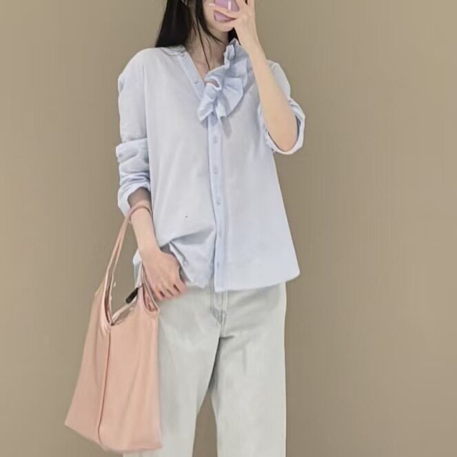 CS女装休闲版型荷叶边装饰V领衬
