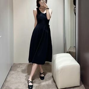 极简C家女装白色雕塑感连衣裙