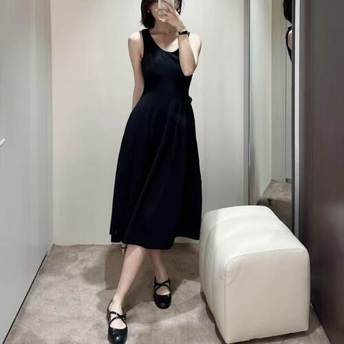 极简C家女装白色雕塑感连衣裙