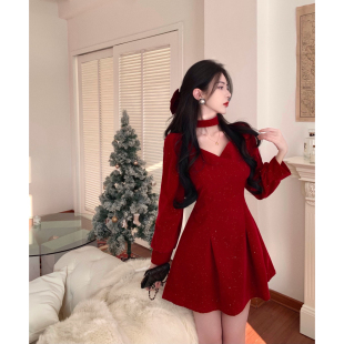 细闪丝绒连衣裙女冬2026年圣诞新款红色新年晚礼服显瘦打底冬裙子