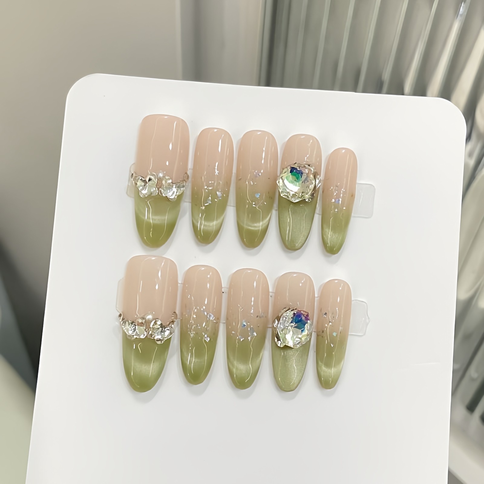 【清透芭乐】叁山穿戴甲抹茶绿微笑渐变猫眼钻饰可卸美甲甲片,彩妆/香水/美妆工具,穿戴甲/甲片,淘宝优惠券,粉丝福利购,淘宝优惠卷