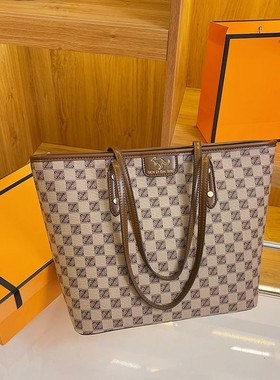 高级质感通勤大包2025新款时尚大容量单肩手提印花百搭托特包包女