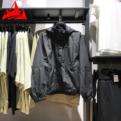 NIKE耐克女子2024秋新款反光防风拒水跑步运动夹克外套FB7493-010
