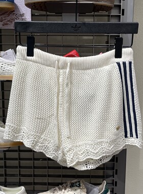 阿迪达斯三叶草女裤2026秋三条纹针织镂空时尚运动休闲短裤KX0723