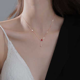 红色爱心流苏项链女时尚百搭毛衣链新款小众设计感潮流锁骨链礼物