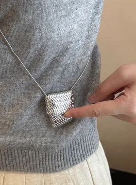 迷你编织小包包项链女轻奢小众感叠戴配饰时尚洋气长款毛衣链