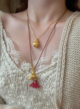 马上有钱~长款毛衣链实心小金马红色毛线流苏盘缠项链女吊坠配饰