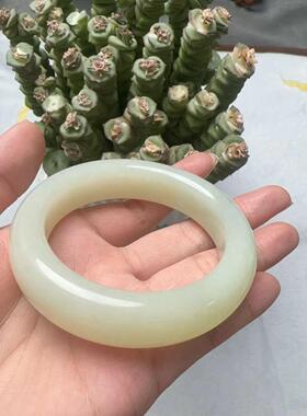 包容沙眼条宽12.2俄料白玉手镯