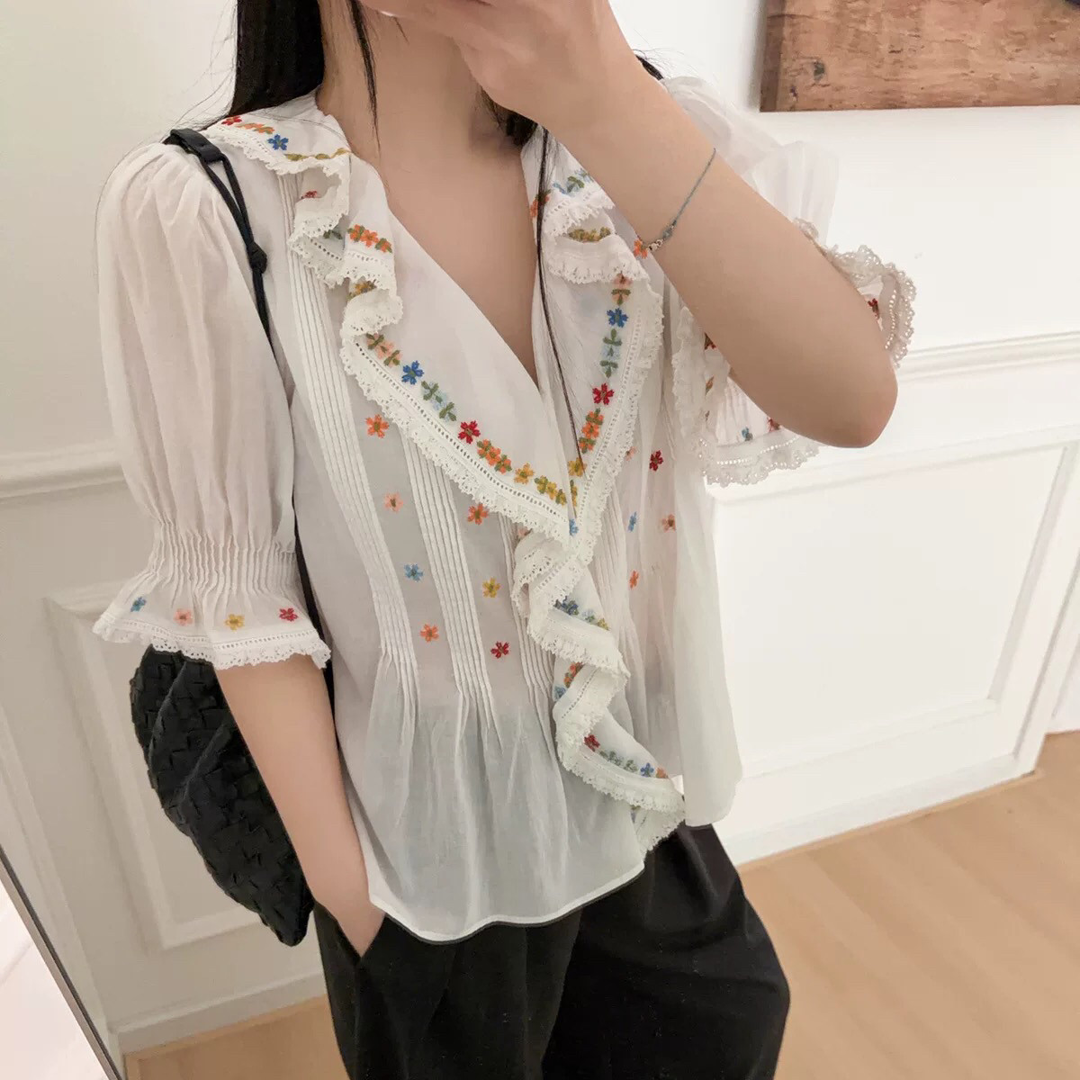 荷叶边泡泡袖衬衫甜美风小花手工刺绣田园风压皱中袖女士重工衬衫