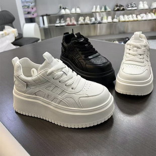 港风ulzzang个性增高小白鞋2026春季新款休闲鞋厚底白色加绒单鞋