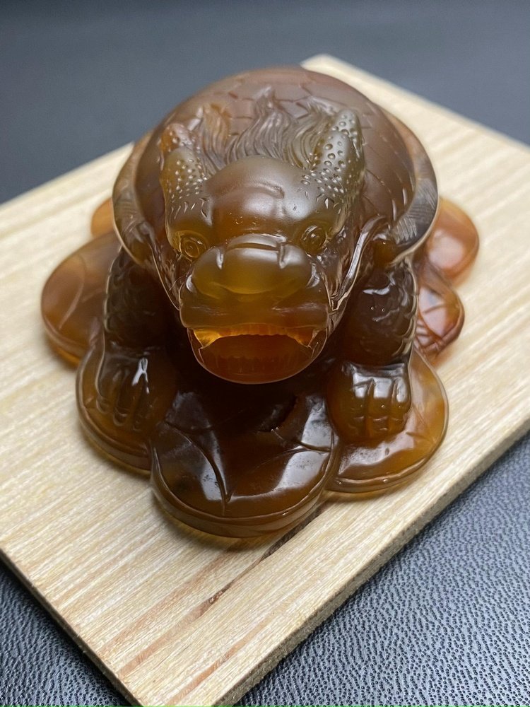 【玛瑙说】巴西天然原矿蜜糖色龙龟小摆件原色无烧手玩把件无优化
