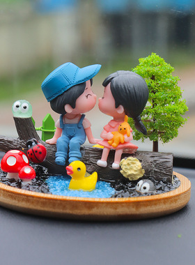 卡通创意迷你浪漫情侣可爱树桩家居车载小摆件汽车中控台装饰