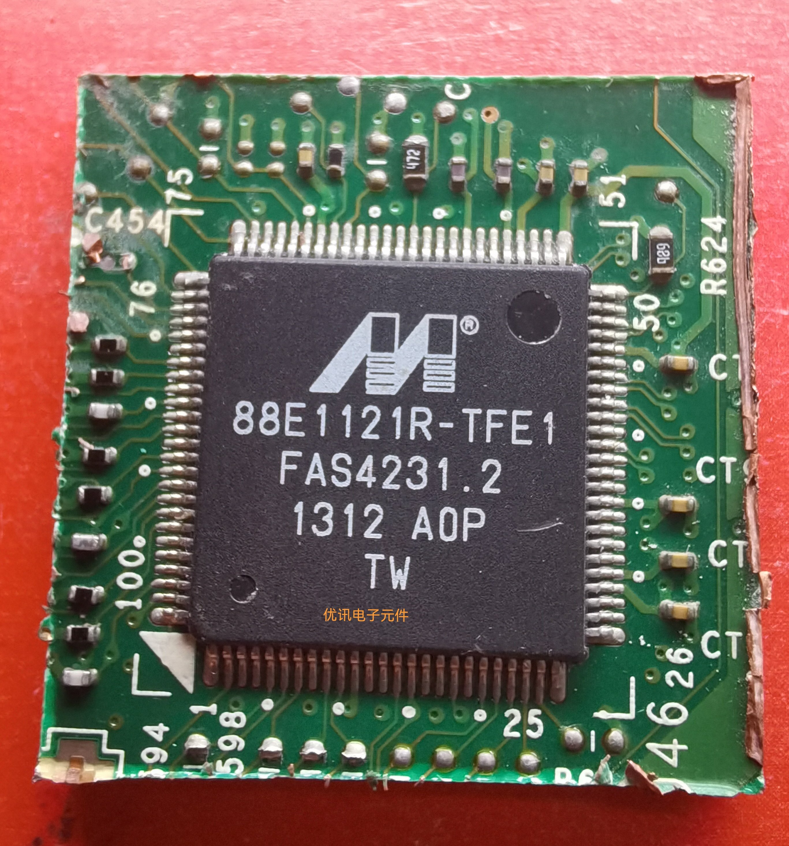 88E1121R-TFE1 封装TQFP100