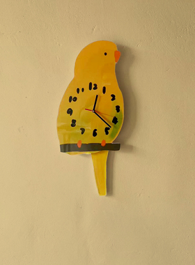 可爱摇尾鹦鹉挂钟厨房卧室挂钟时钟小鸟壁钟原木奶油风萌系挂钟表