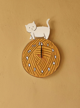 可爱小猫线团挂钟简约挂钟原木风时钟挂表 网红挂钟奶油风挂钟表