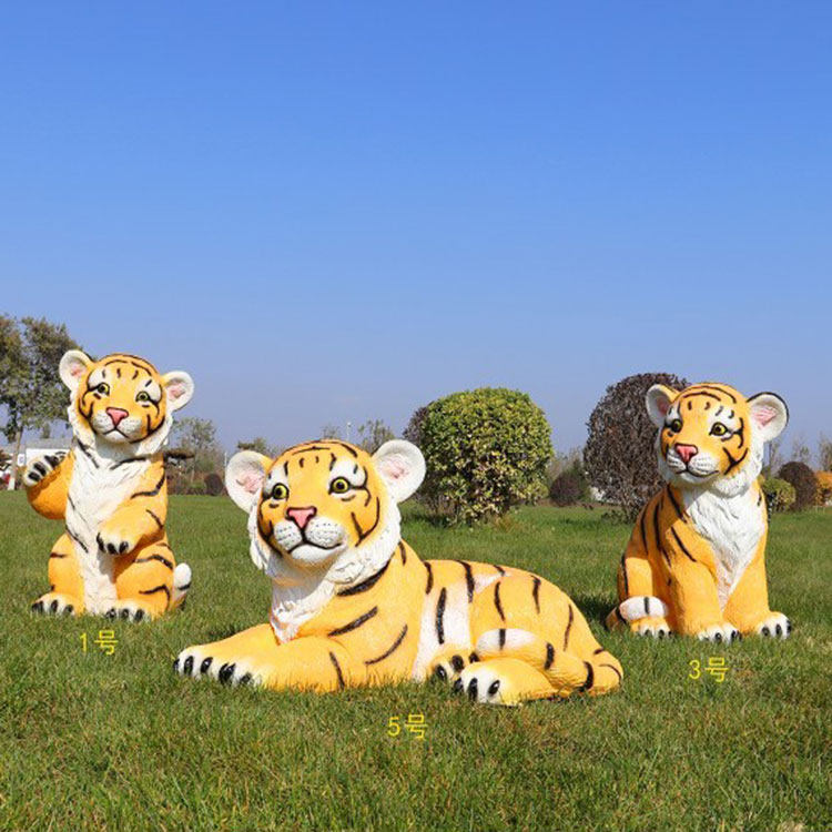 定制卡通小老虎雕塑玻璃钢彩绘动物园金钱豹雕像铸铜户外大型摆件