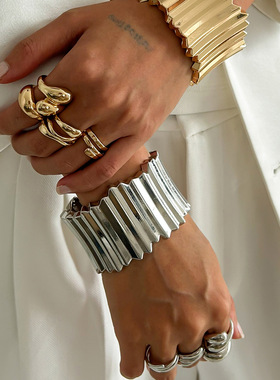 欧美跨境夸张立体条纹开口宽面手镯 百搭冷淡风合金弹簧手环手饰