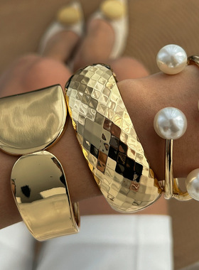 复古跨境法式气质仿珍珠缠绕手环 欧美敲打纹路菱形光面开口手镯