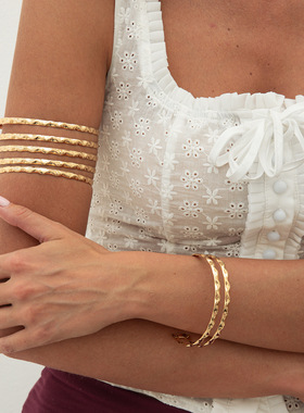 欧美跨境饰品 简约不规则镂空多层臂镯 百搭波浪液态开口手饰套装