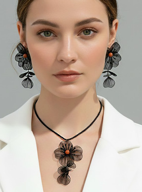 欧美跨境黑色银杏花朵吊坠项链女