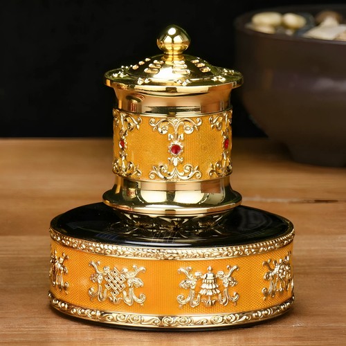 新款太阳能车载旋转永动汽车摆件