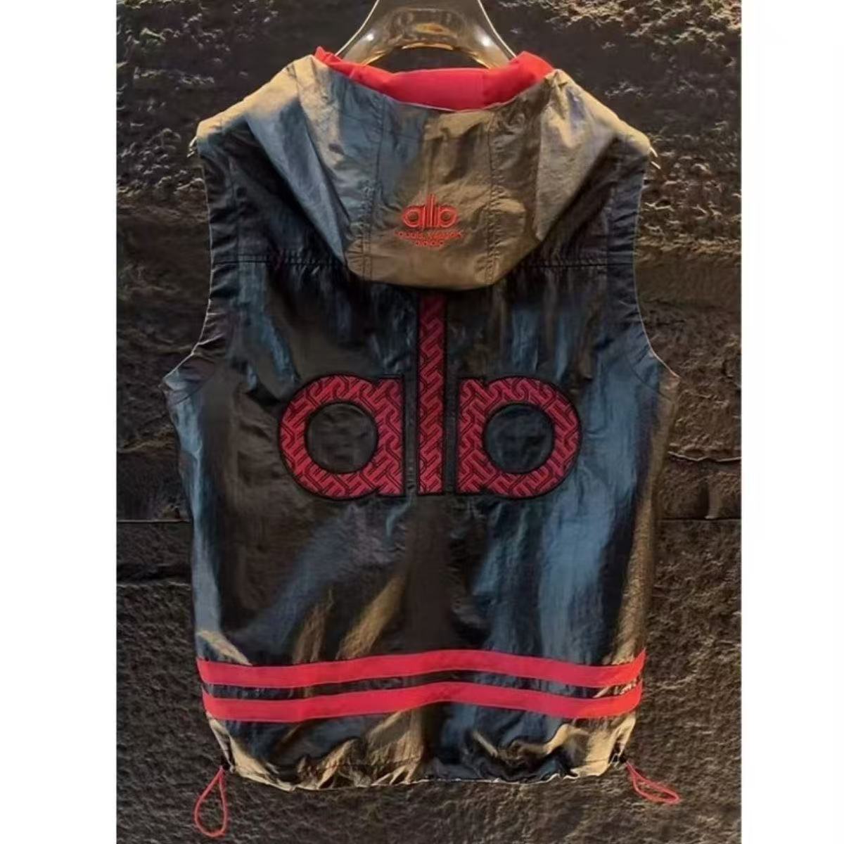 秋季新款潮流连帽男士轻奢高品质舒适无袖休闲时尚运动马甲外套