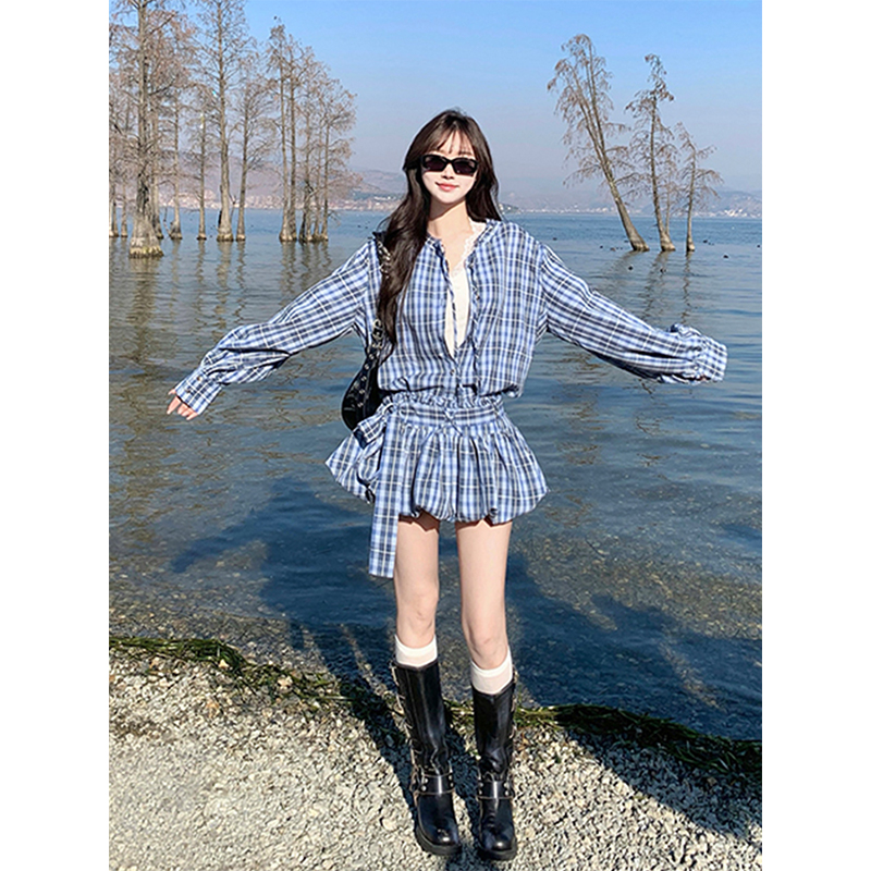 韩系学院风套装女春季2025新款宽松蓝色格纹花苞裙裤+衬衫两件套