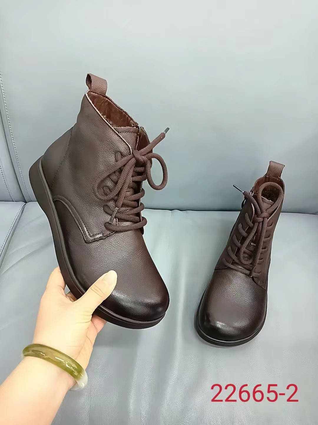 柏育兰码女鞋2025冬真皮女靴子加绒保暖妈妈棉鞋防滑英伦风马丁靴