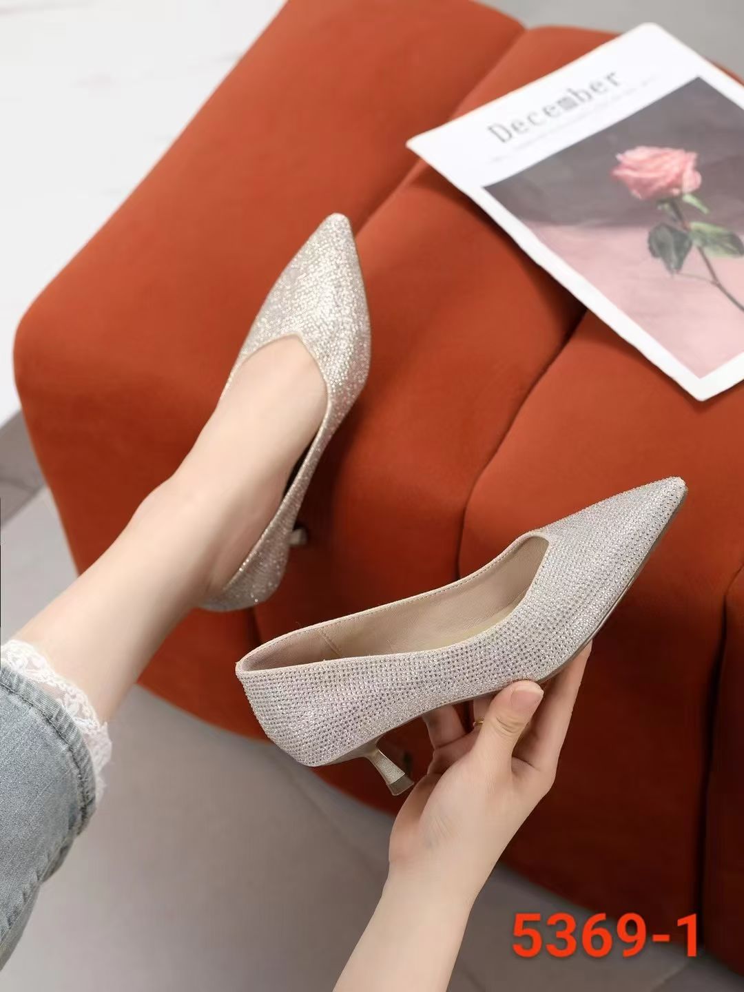 柏育兰大码女鞋2025法式舒适时尚显脚小尖头水钻低跟鞋礼服婚宴鞋