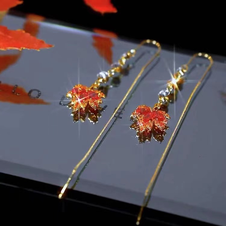 气质超仙红色水晶枫叶流苏